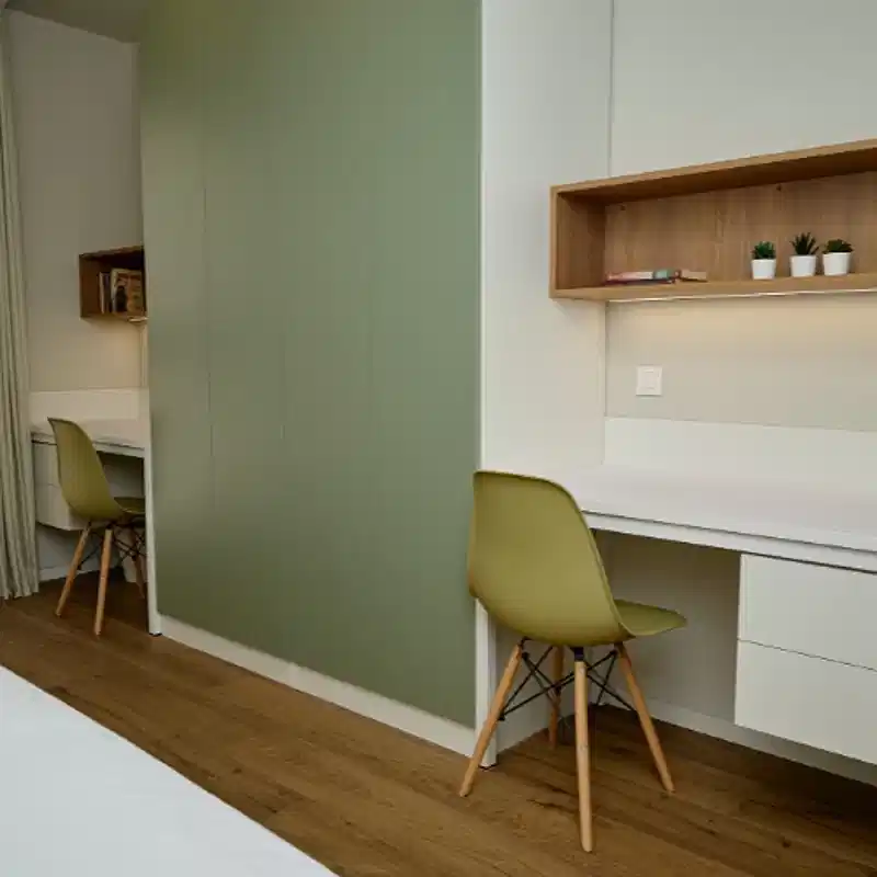 Common Area?w=400&h=260&fit=crop&q=40&auto=format&trim=auto