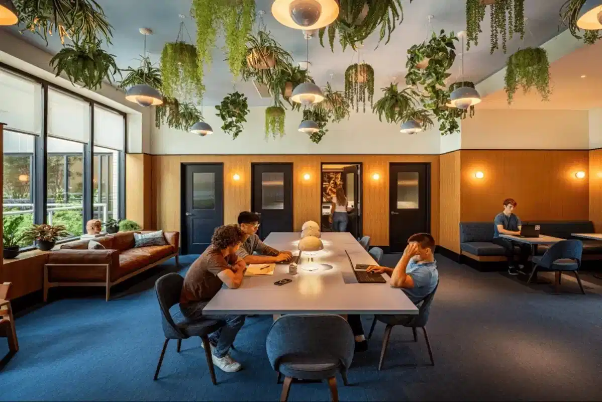 Bathroom?w=400&h=260&fit=crop&q=40&auto=format&trim=auto