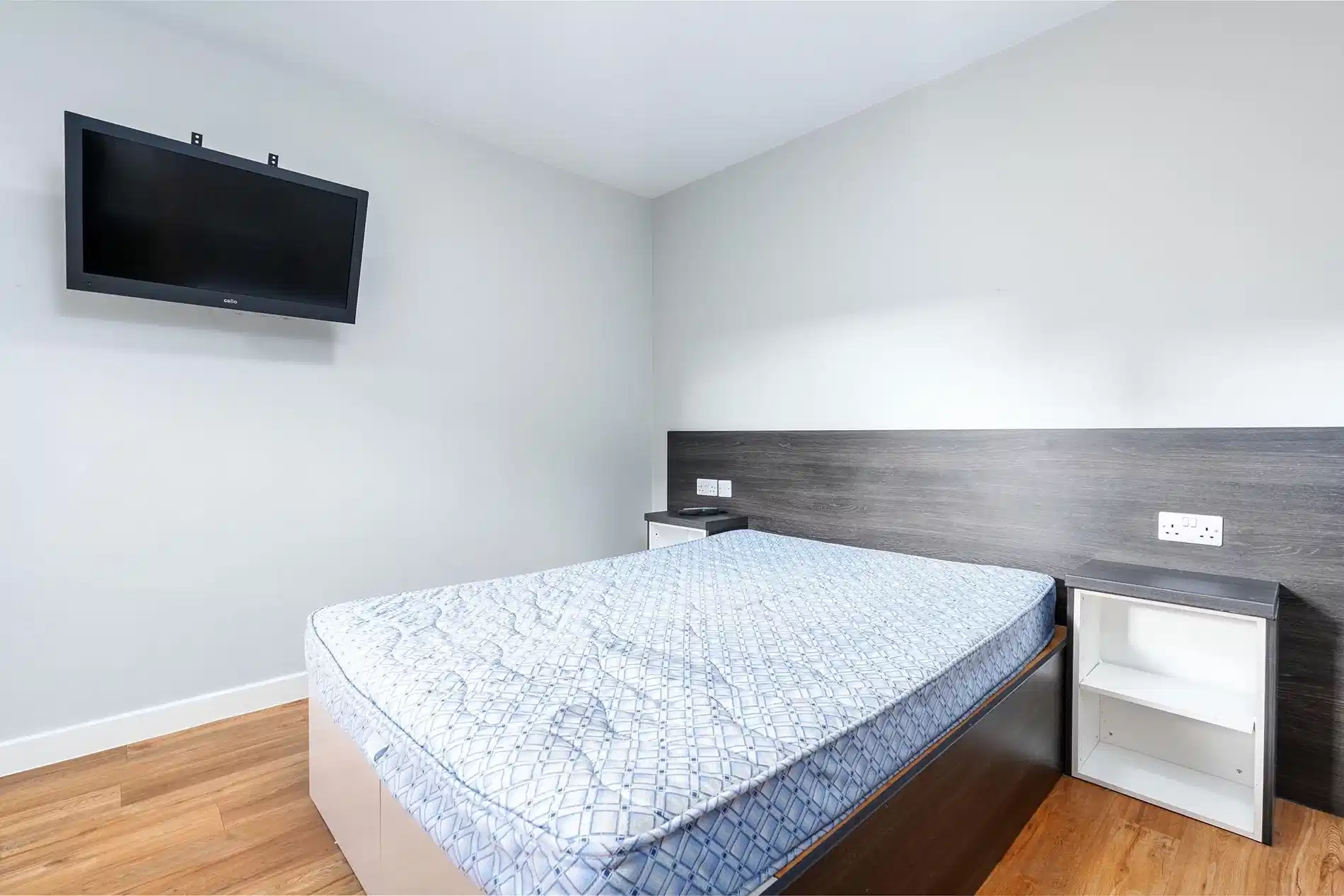 Sovereign House, Sheffield - Sheffield, England, United Kingdom - One Bedroom Apartment - Bedroom