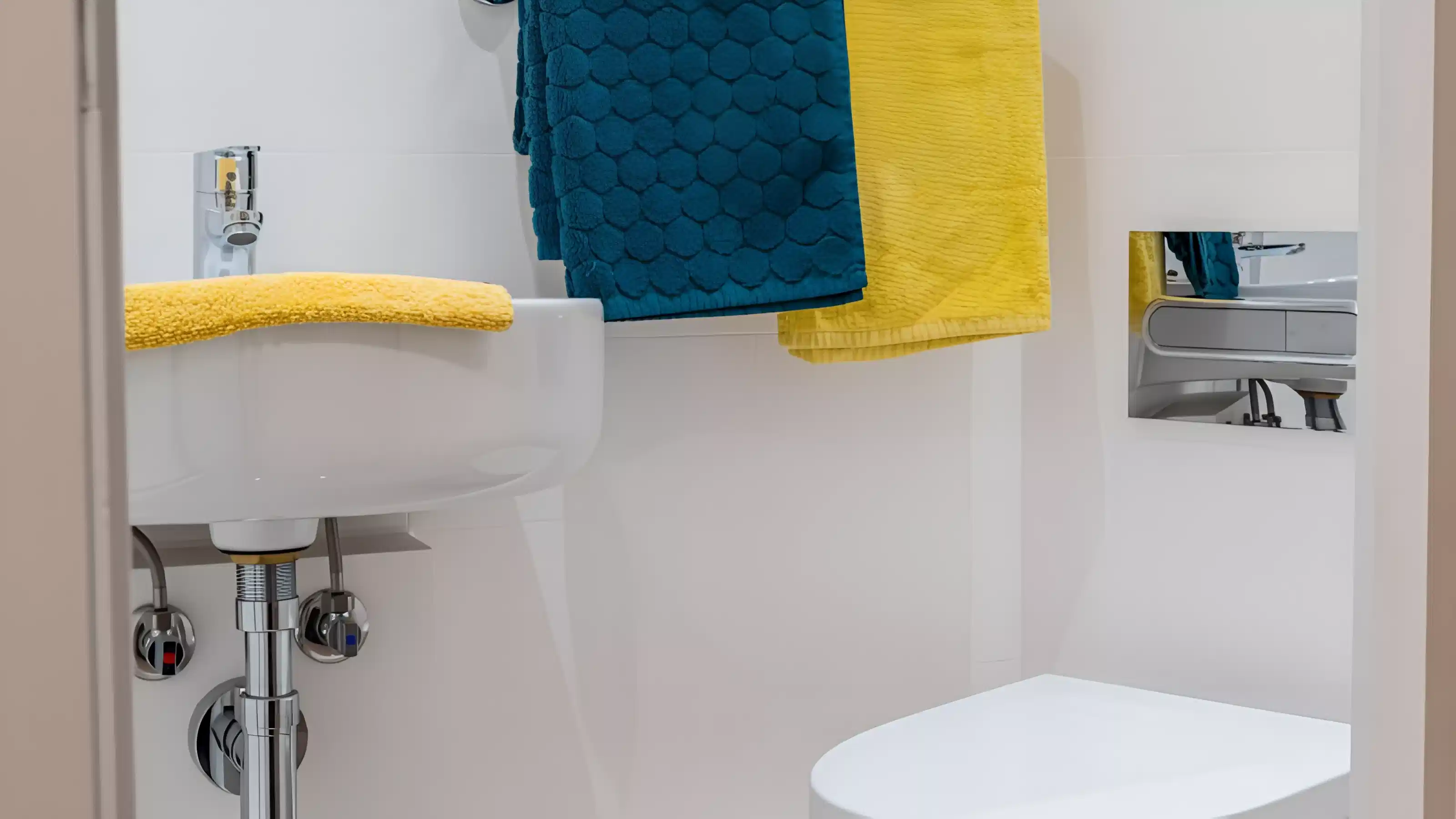 Amenities?w=400&h=260&fit=crop&q=40&auto=format&trim=auto