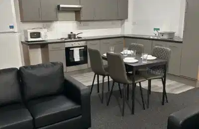 Ground Floor Deluxe En-Suite - Bedroom?w=400&h=260&fit=crop&q=40&auto=format&trim=auto