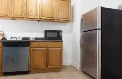 W 136th St, New York - New York City, New York, United States - Kitchen