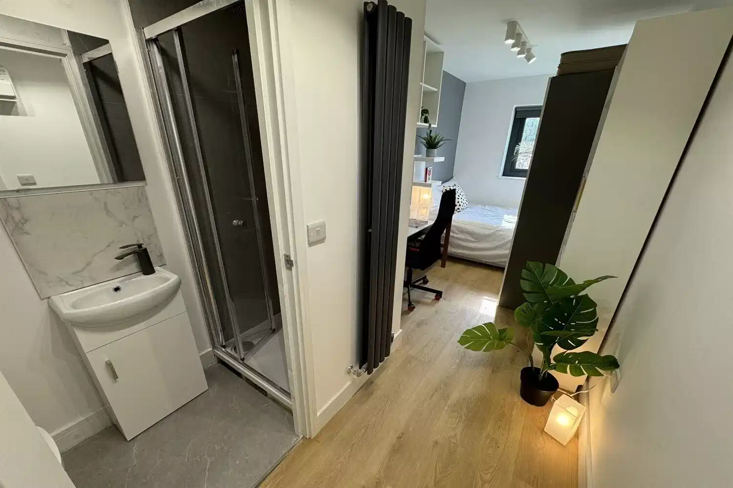 Kitchen?w=400&h=260&fit=crop&q=40&auto=format&trim=auto