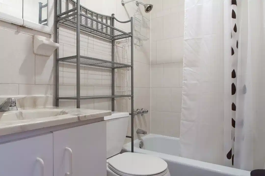 Third Ave, New York - New York City, New York, United States - Bathroom