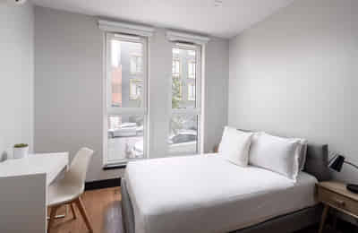Amenities?w=400&h=260&fit=crop&q=40&auto=format&trim=auto