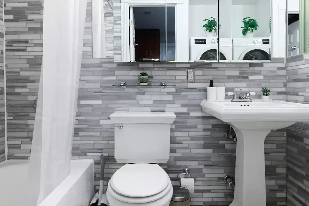 E 26th St, New York - New York City, New York, United States - Bathroom