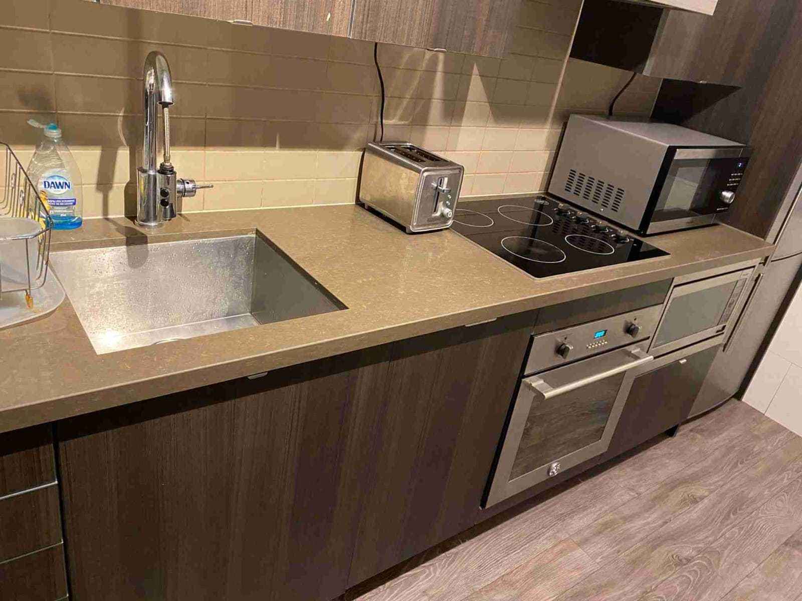 Liwinco M5V 1C1, Toronto - Toronto, Ontario, Canada - Kitchen