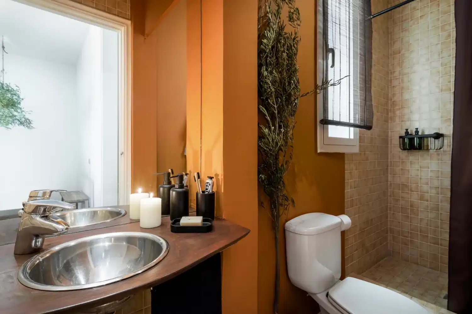 Common Area?w=400&h=260&fit=crop&q=40&auto=format&trim=auto