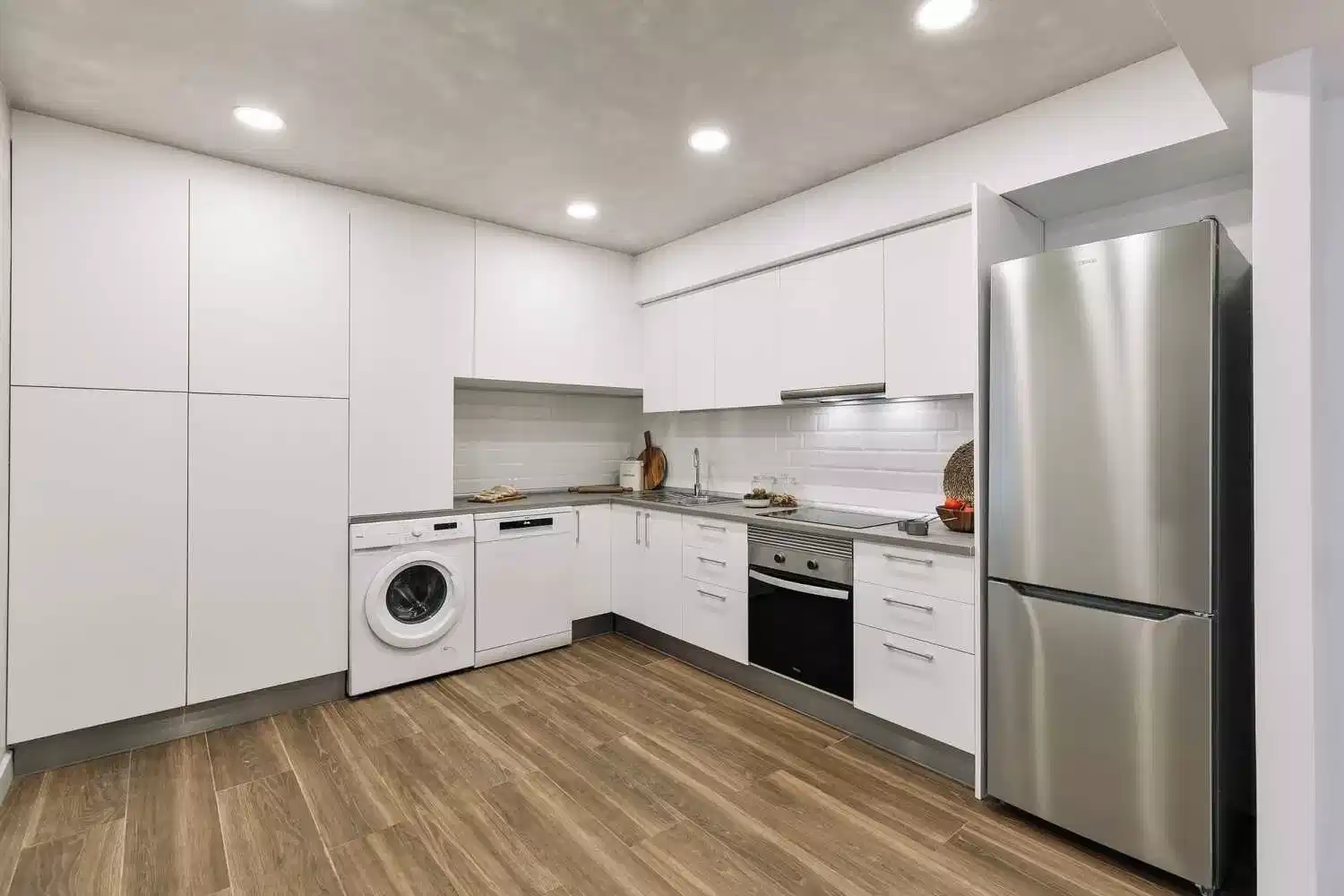 3 Bedroom 1 Bathroom - Bathroom?w=400&h=260&fit=crop&q=40&auto=format&trim=auto