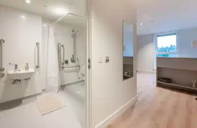 Straits Place, Edinburgh - Edinburgh, Scotland, United Kingdom - Bathroom