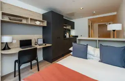 Straits Place, Edinburgh - Edinburgh, Scotland, United Kingdom - Amenities