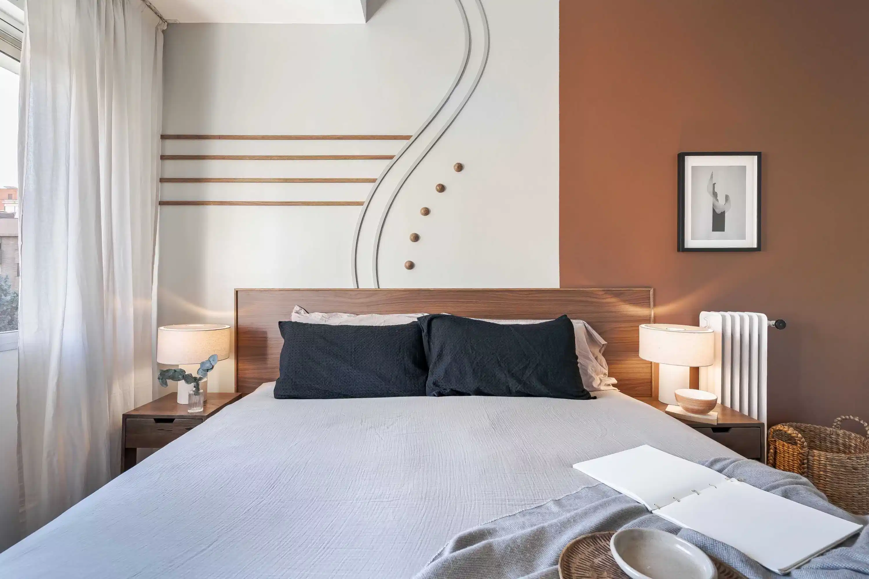 Exterior?w=400&h=260&fit=crop&q=40&auto=format&trim=auto