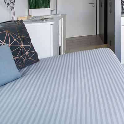 Amenities?w=400&h=260&fit=crop&q=40&auto=format&trim=auto