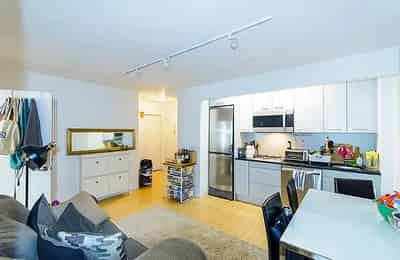 Kitchen?w=400&h=260&fit=crop&q=40&auto=format&trim=auto