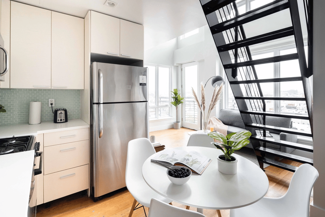 Amenities?w=400&h=260&fit=crop&q=40&auto=format&trim=auto