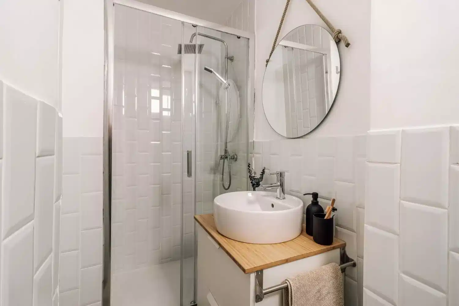 1 Bedroom 2 Bathroom - Bedroom?w=400&h=260&fit=crop&q=40&auto=format&trim=auto