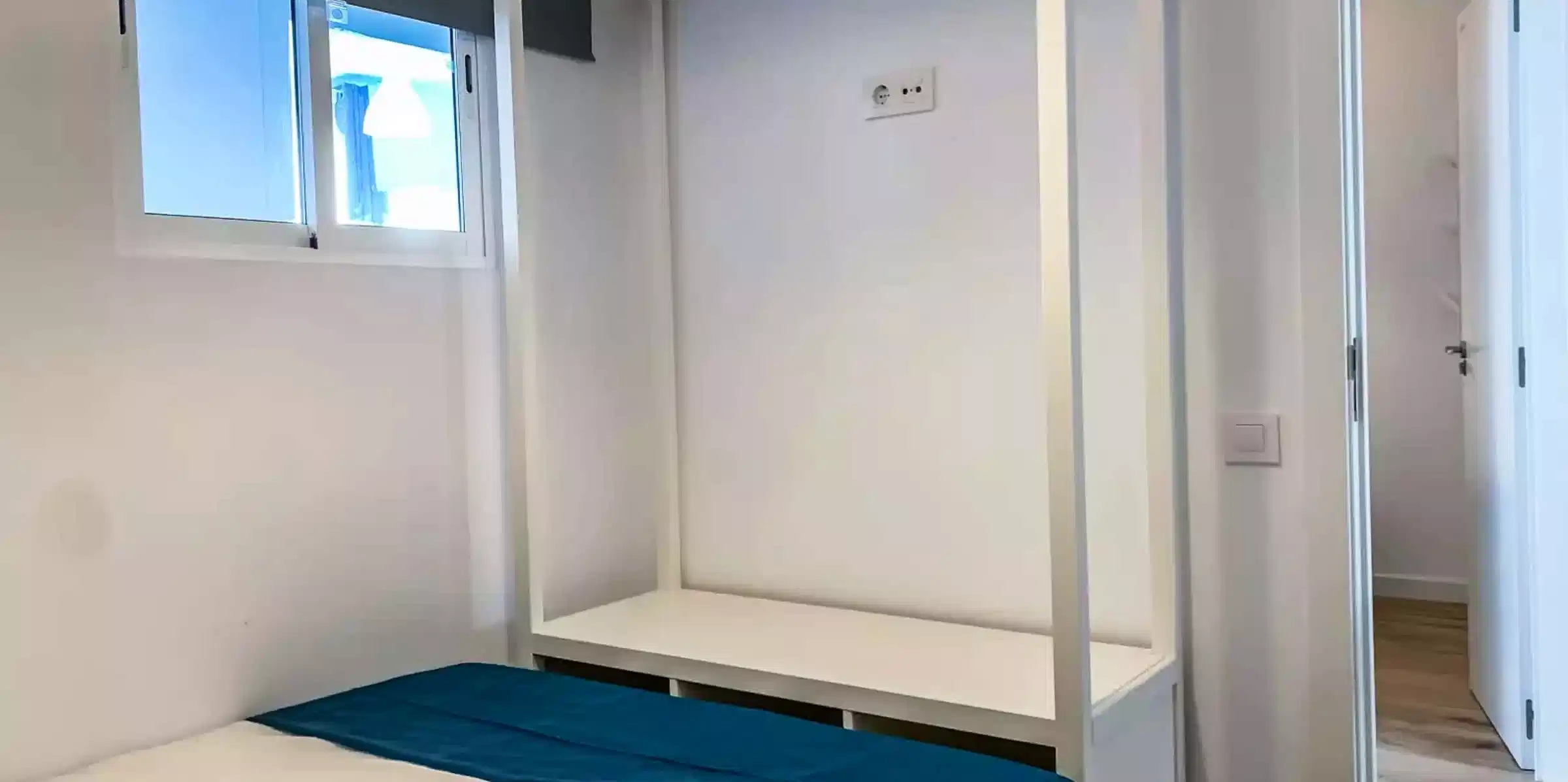 #133804: Room in 15 Bedroom 2 Bathroom (Carrer Antiga Travessera) - Bathroom?w=400&h=260&fit=crop&q=40&auto=format&trim=auto