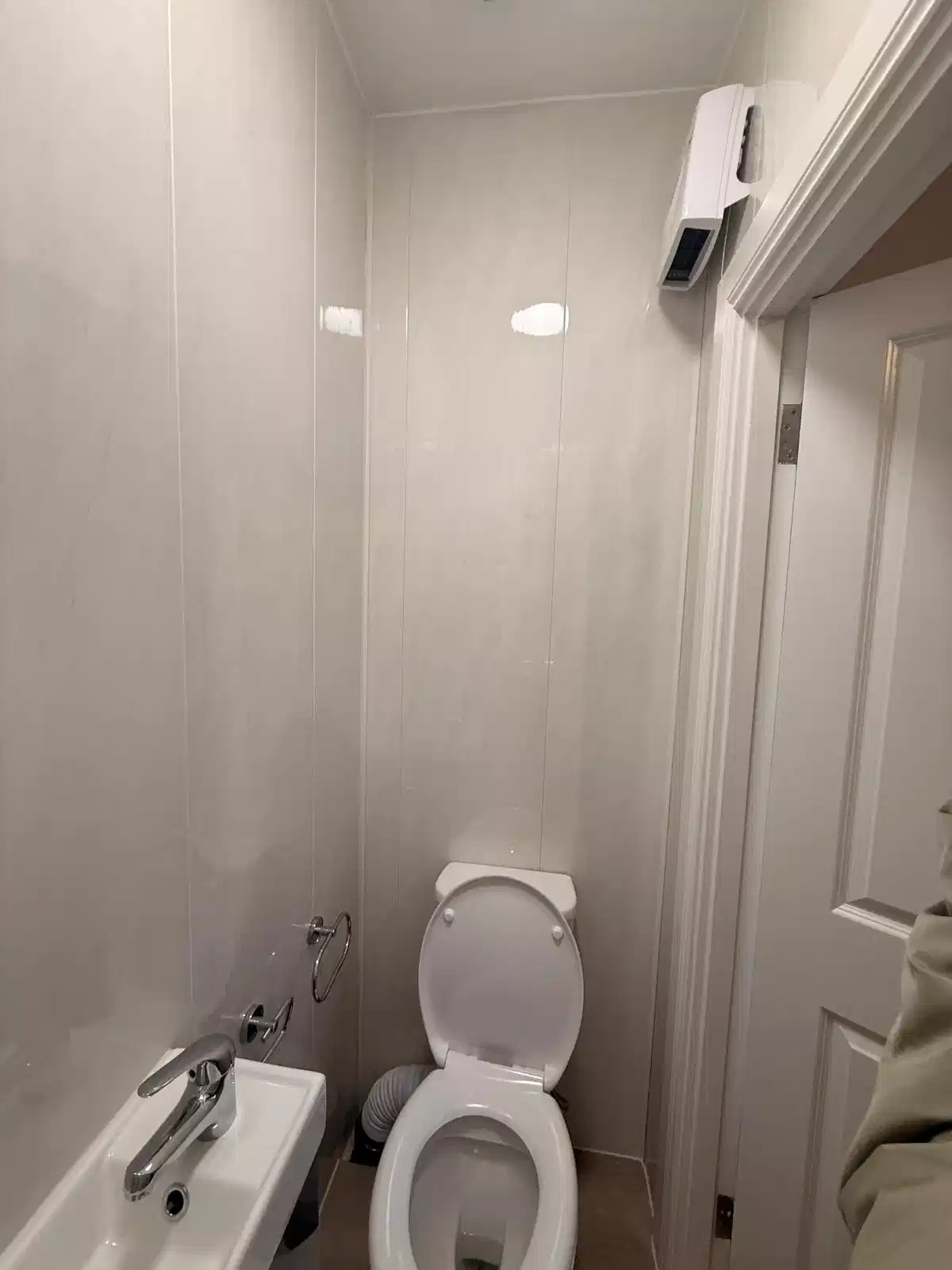 Kitchen?w=400&h=260&fit=crop&q=40&auto=format&trim=auto