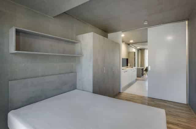 Basic - Bedroom?w=400&h=260&fit=crop&q=40&auto=format&trim=auto