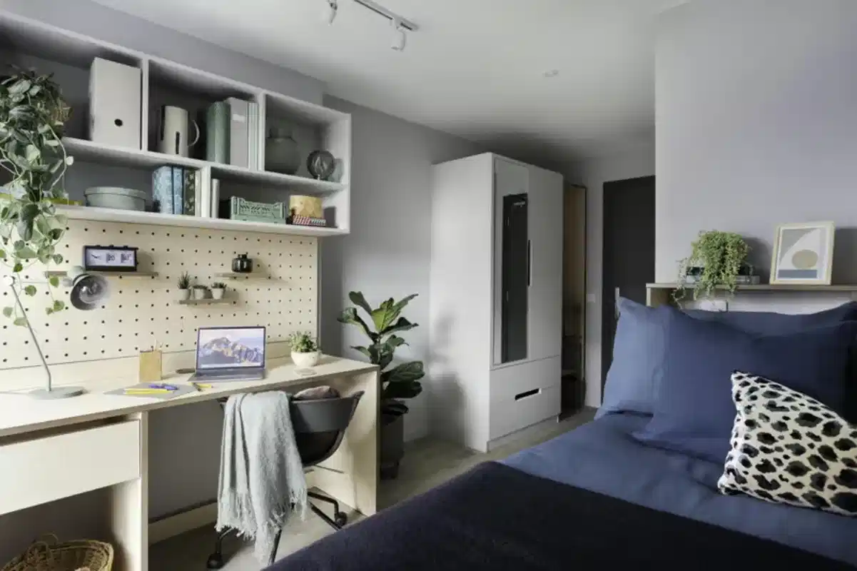 Ensuite