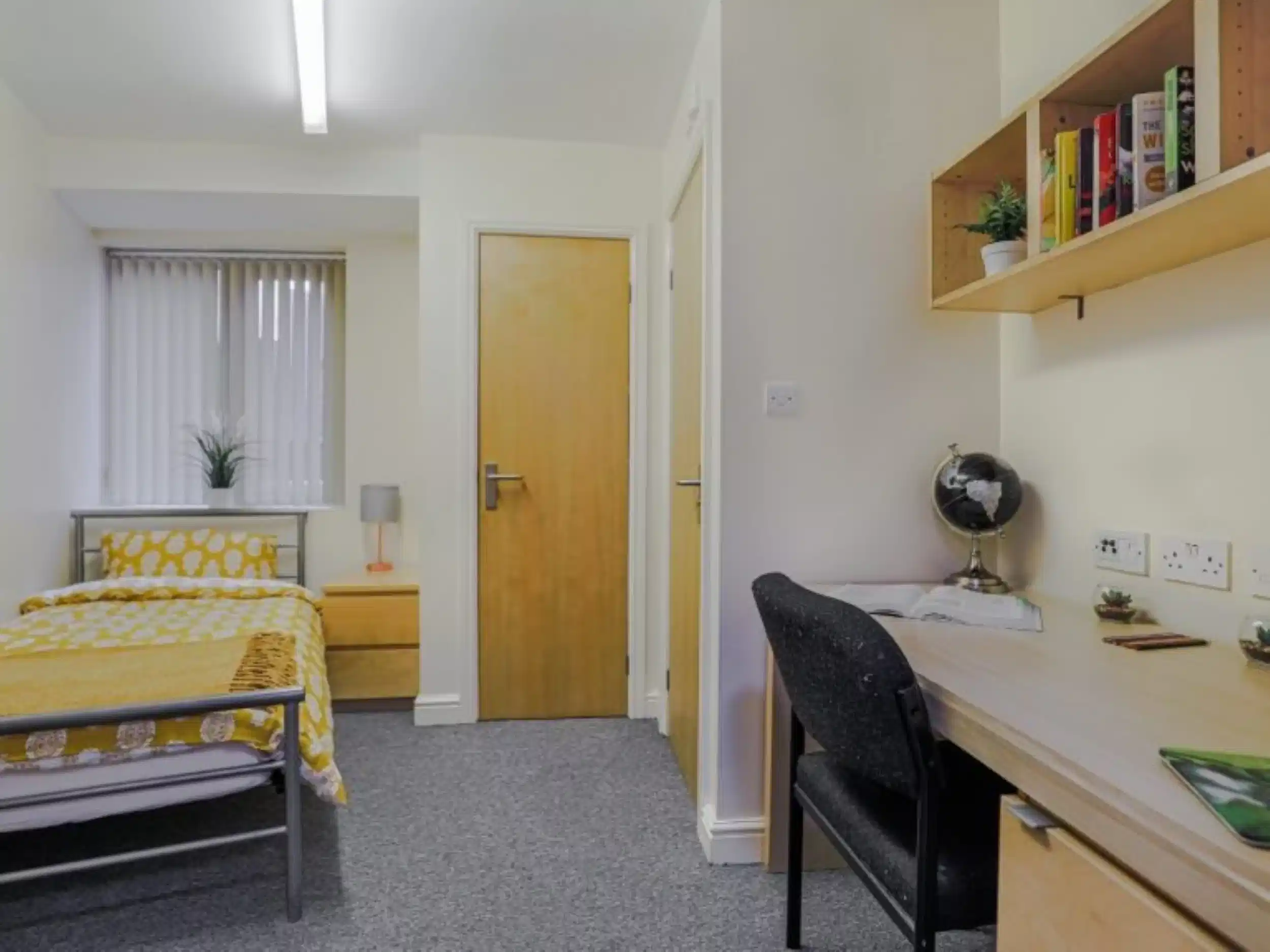 Amenities?w=400&h=260&fit=crop&q=40&auto=format&trim=auto