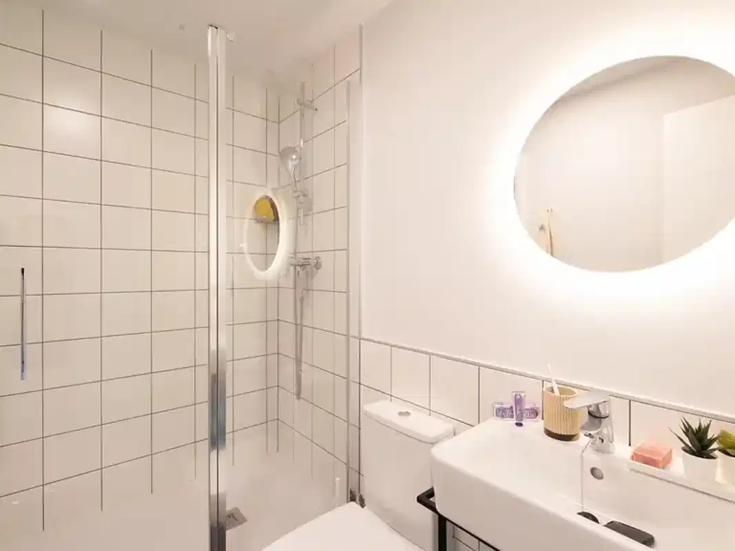 Amenities?w=400&h=260&fit=crop&q=40&auto=format&trim=auto