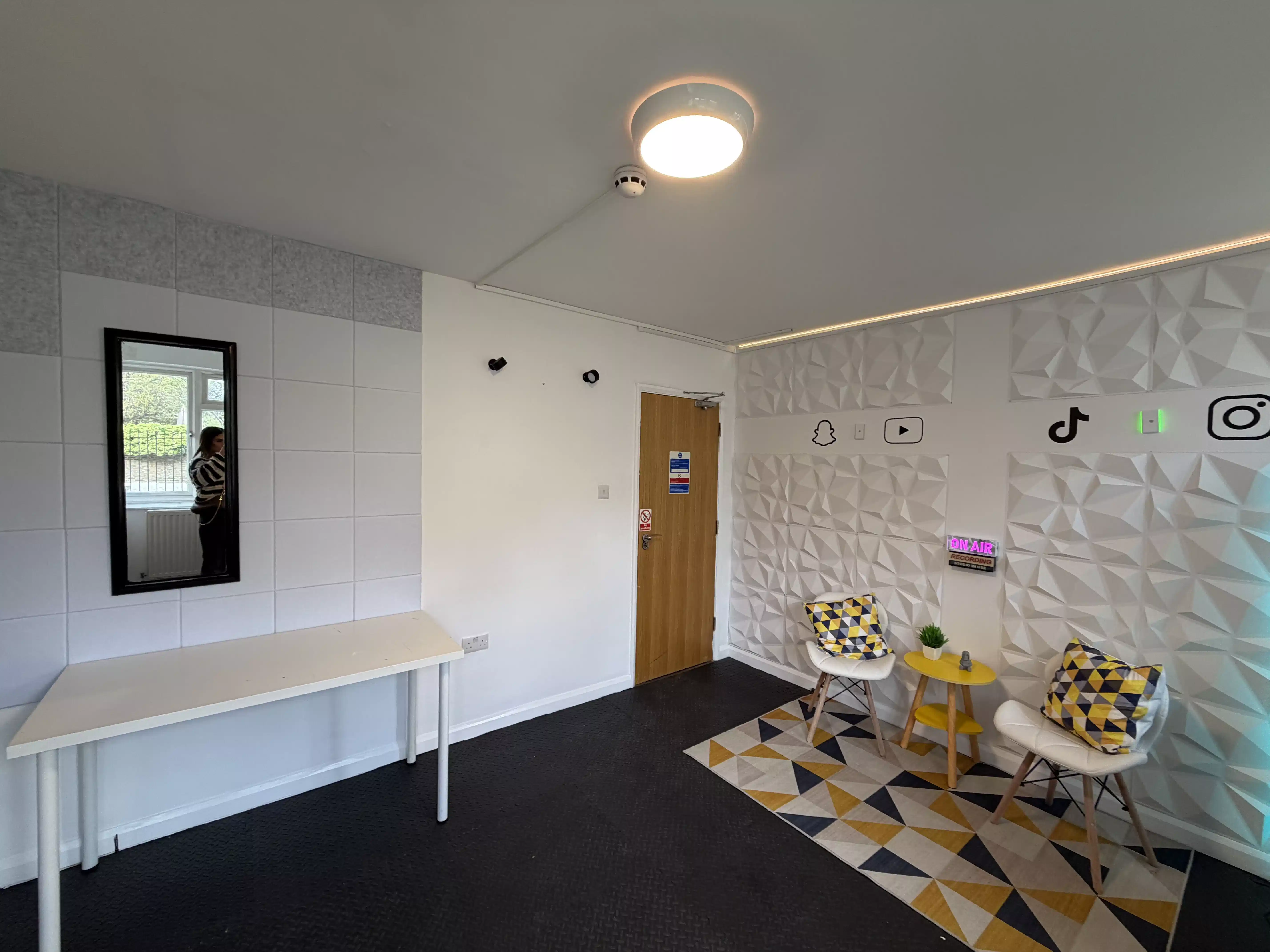 Brooke Hall, London image 19