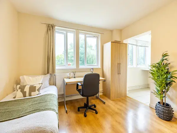 Explore Student Accommodation Near BPP University London Amber