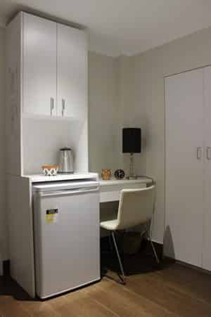 Amenities?w=400&h=260&fit=crop&q=40&auto=format&trim=auto