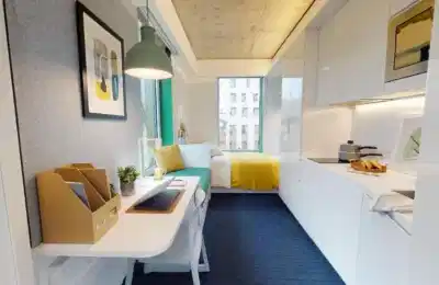Common Area?w=400&h=260&fit=crop&q=40&auto=format&trim=auto