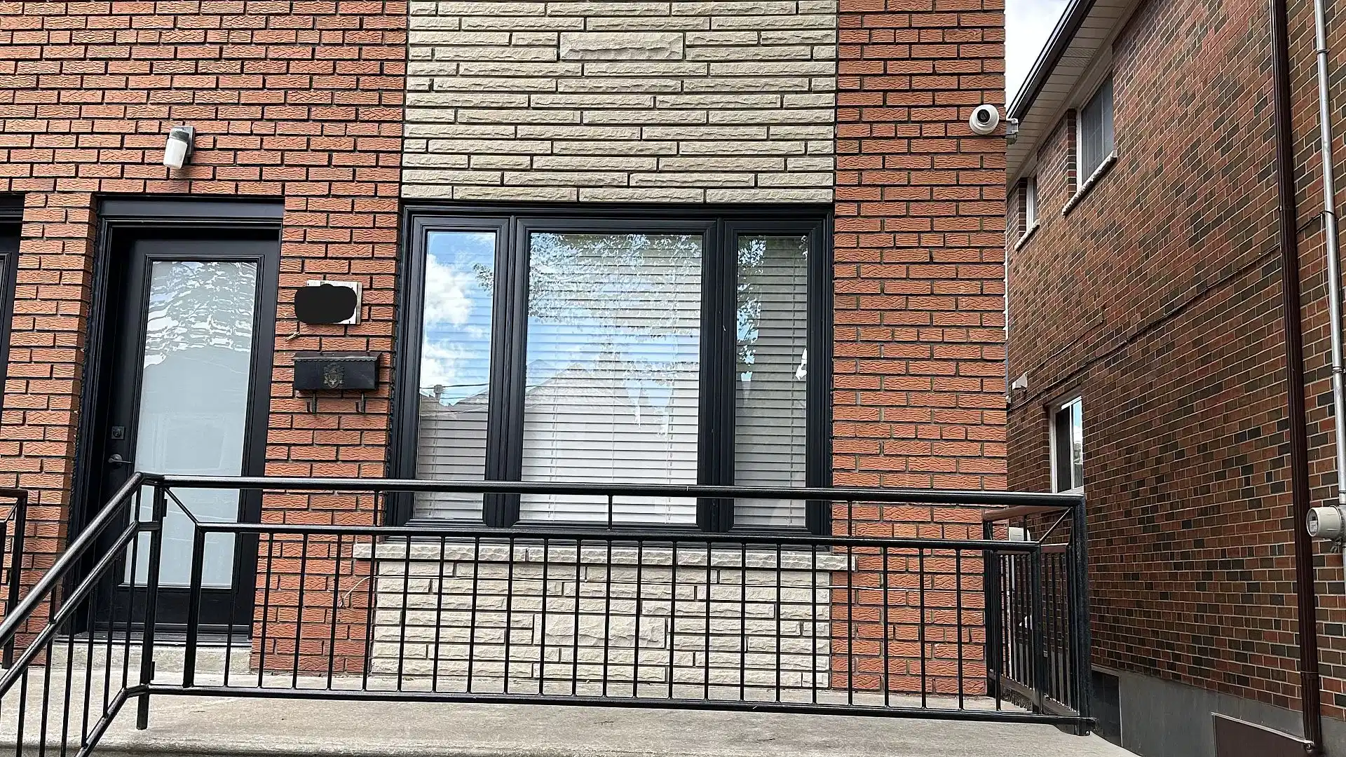 SPR M6P1R6, Toronto - Toronto, Ontario, Canada - Exterior