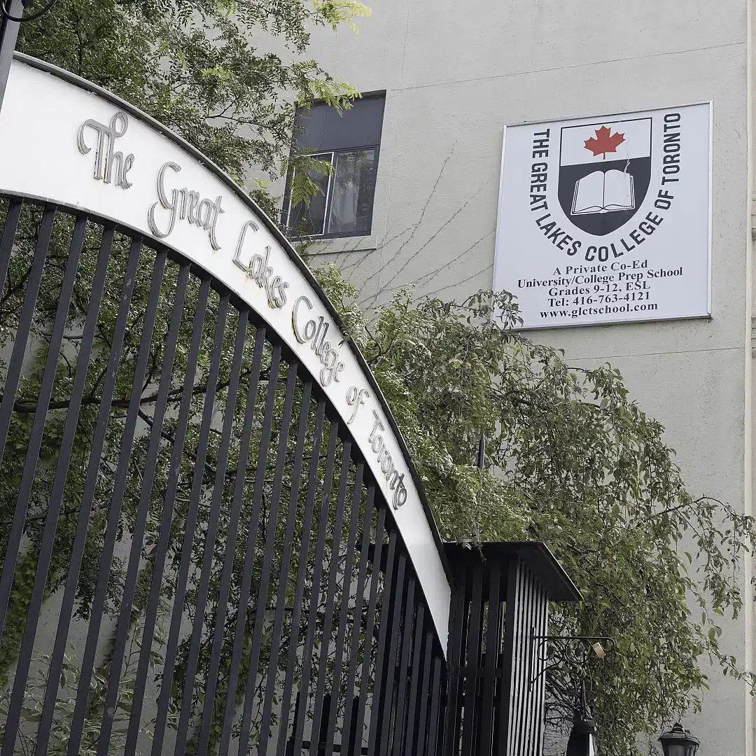 SPR M9B1B8, Toronto - Toronto, Ontario, Canada - Exterior