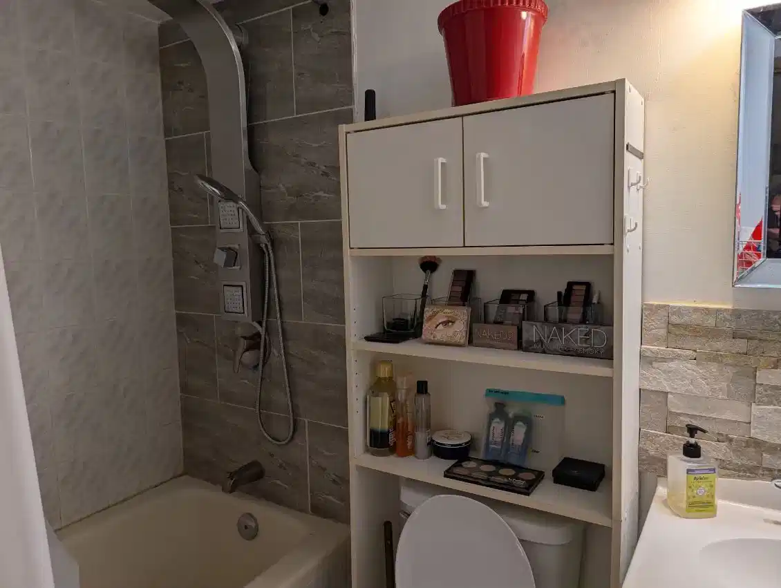 SPR V3W3J6, Surrey - Surrey, Canada - Bathroom