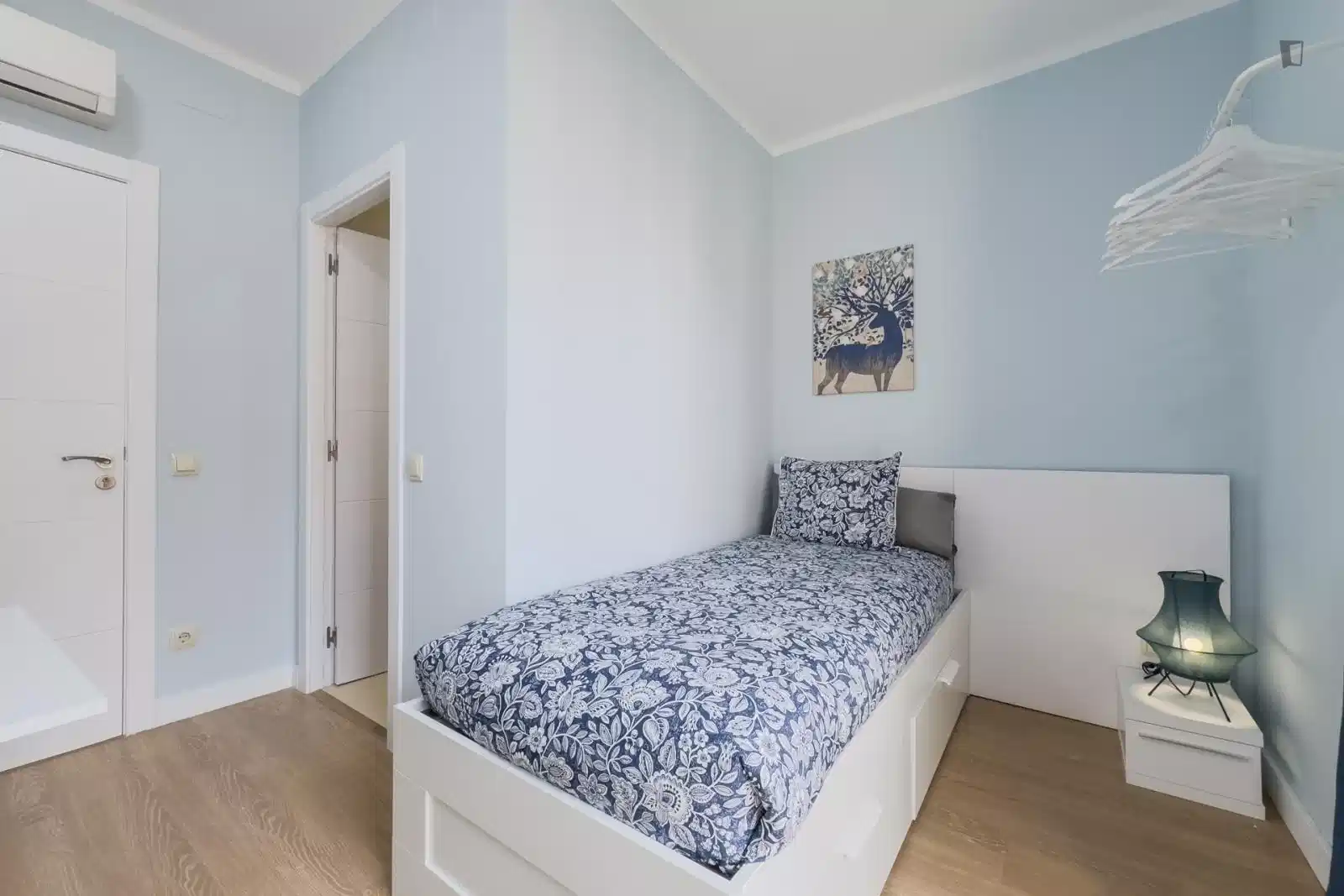 UNP 08002, Barcelona - Barcelona, Spain - Room in 8 Bed 8 Bath - Bedroom