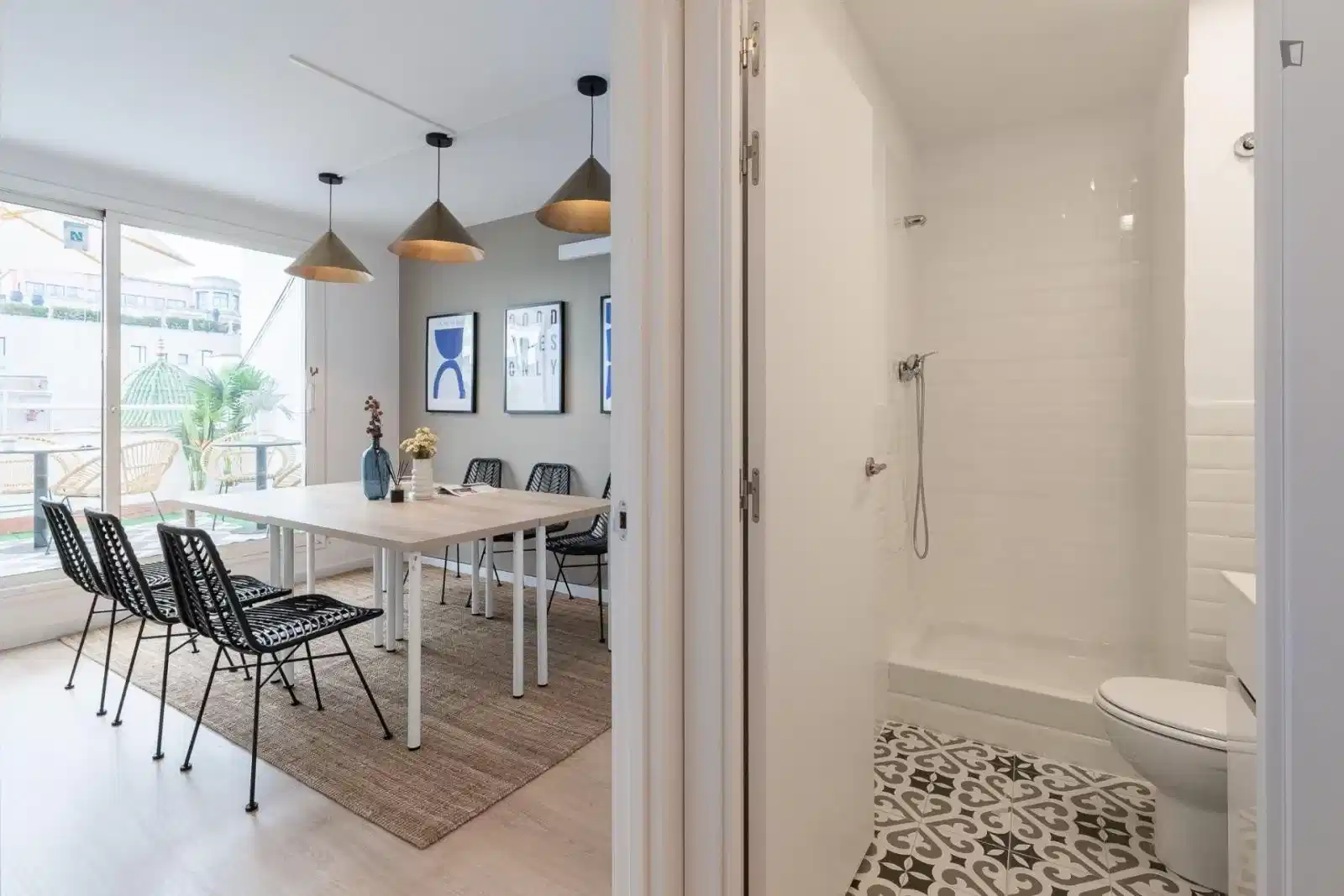 Amenities?w=400&h=260&fit=crop&q=40&auto=format&trim=auto