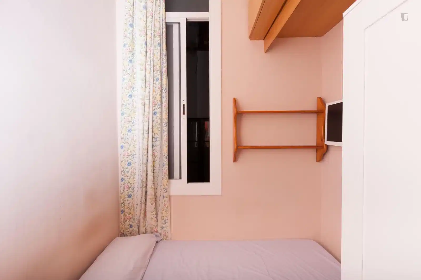 UNP 08004, Barcelona - Barcelona, Spain - Room in a 4 Bed 1 Bath - Bedroom