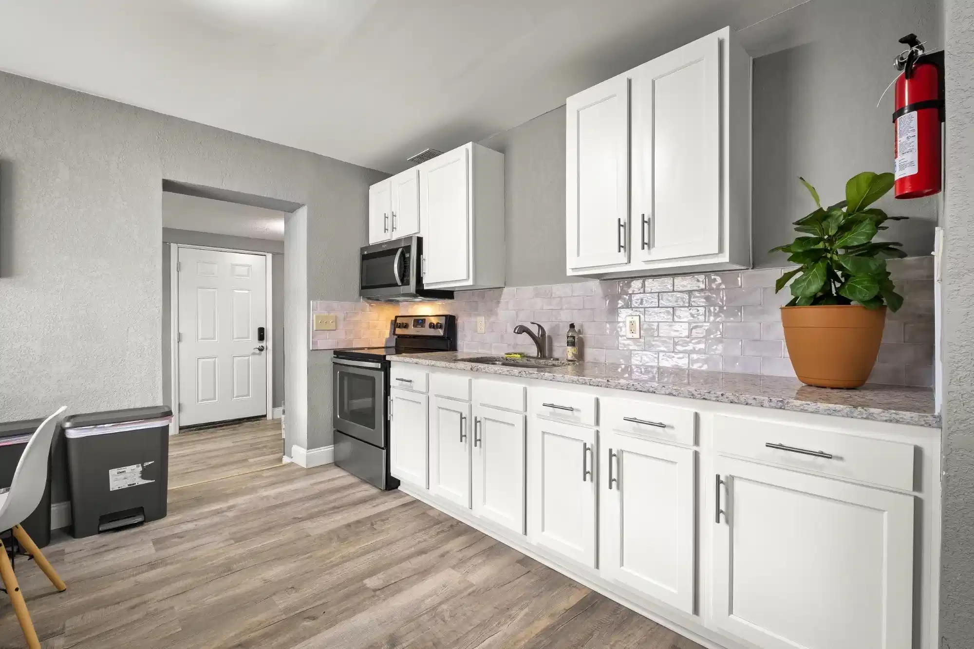 PDP 32208, Jacksonville - Jacksonville, Florida, United States - #11826: Room in 6 Bed 3 Bath - Kitchen