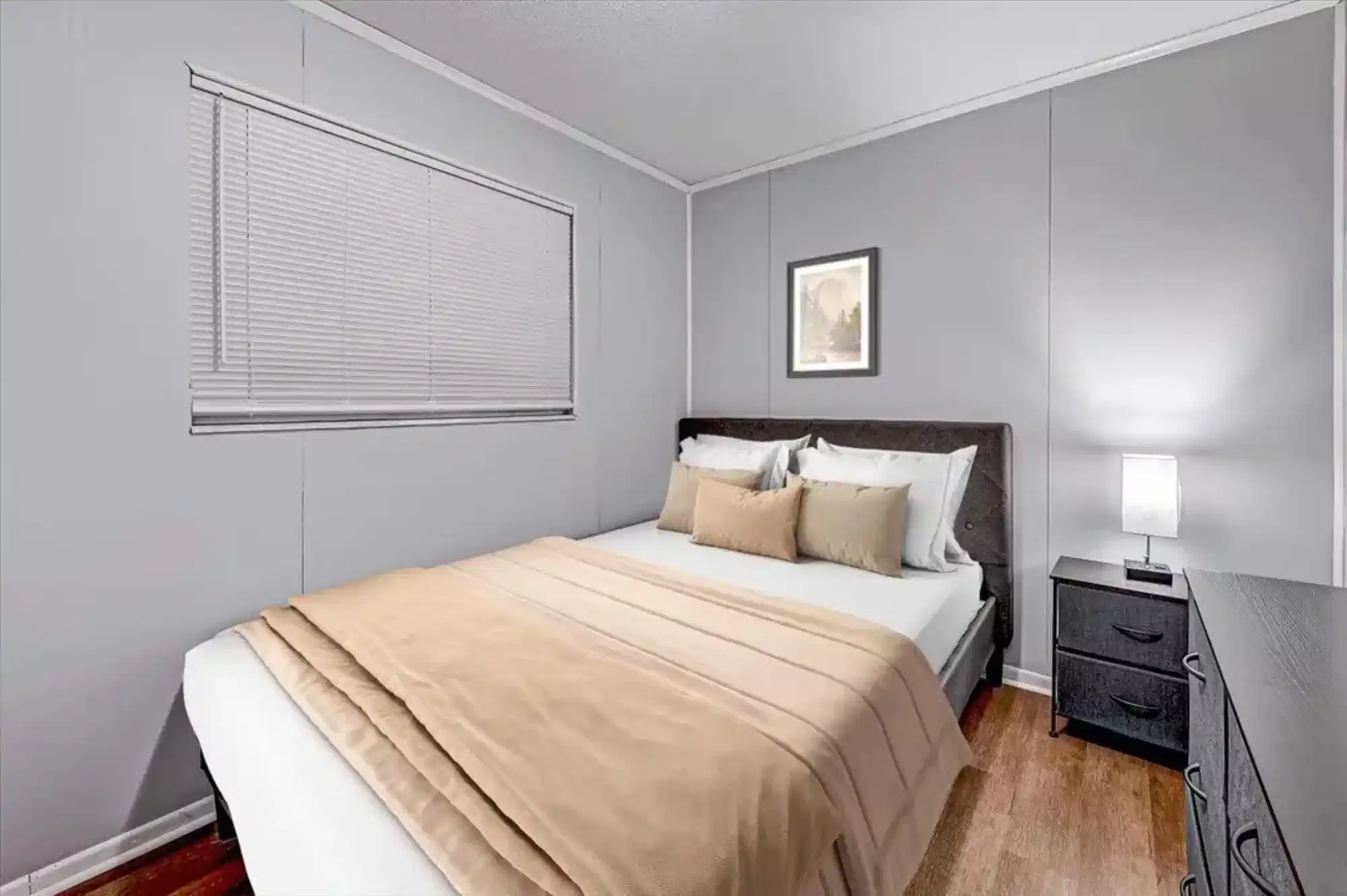 PDP 32208, Jacksonville - Jacksonville, Florida, United States - #10074: Room in 6 Bed 2 Bath - Bedroom