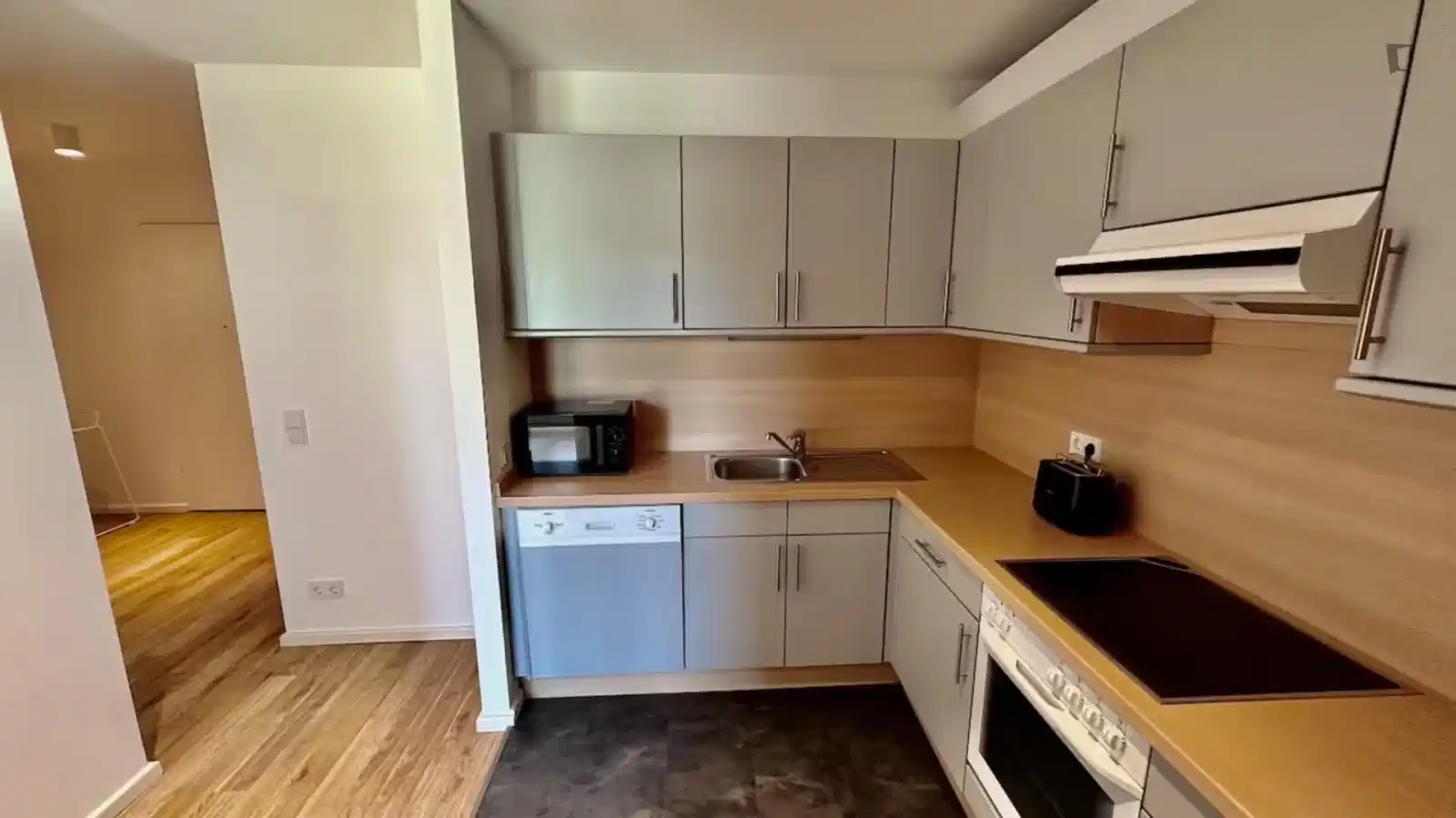 Room in 6 Bed 1 Bath - Bedroom?w=400&h=260&fit=crop&q=40&auto=format&trim=auto