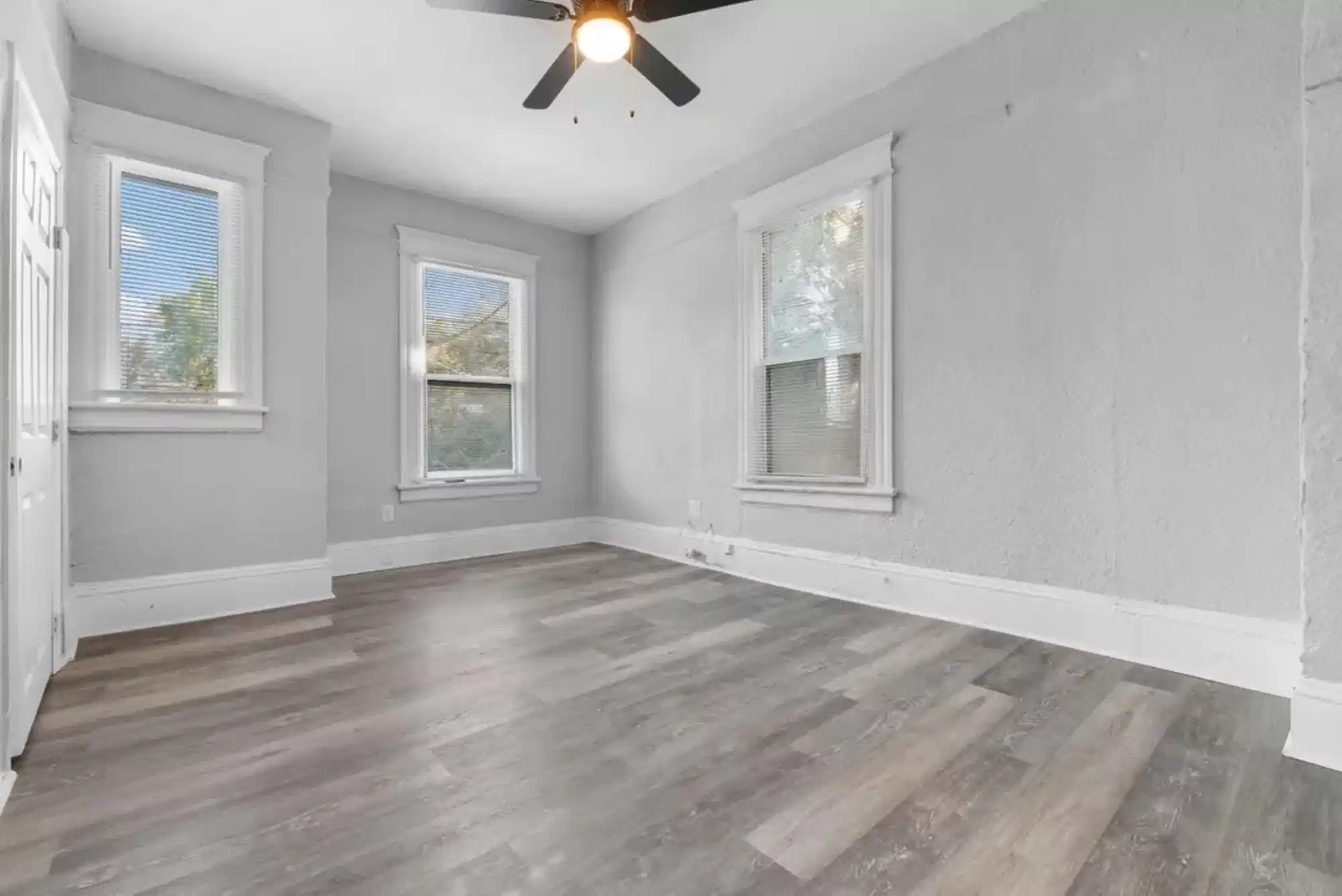 #35285: Room in 8 Bed 3 Bath - Bedroom?w=400&h=260&fit=crop&q=40&auto=format&trim=auto