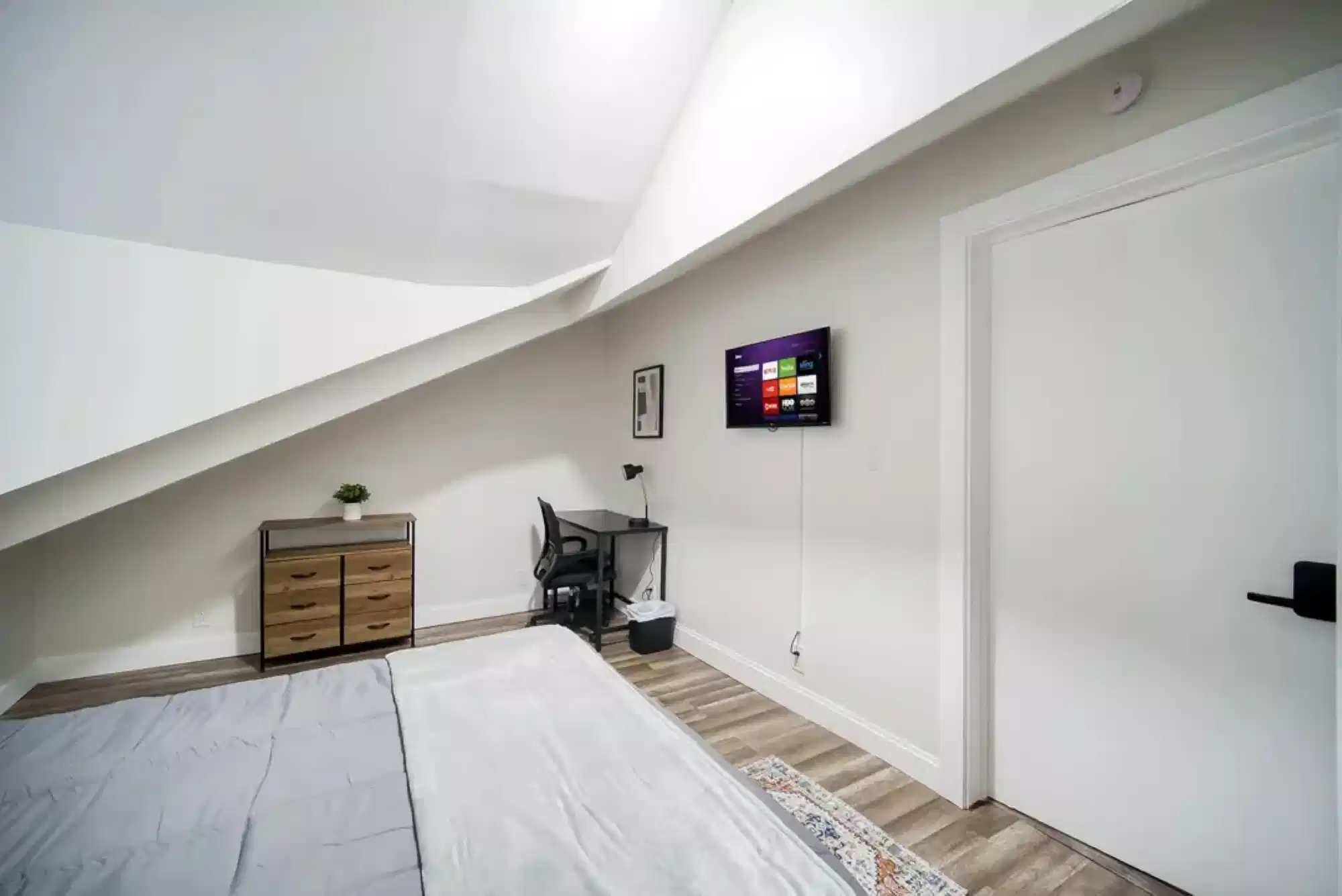 #43814: Room in 8 Bed 2 Bath - Amenities?w=400&h=260&fit=crop&q=40&auto=format&trim=auto