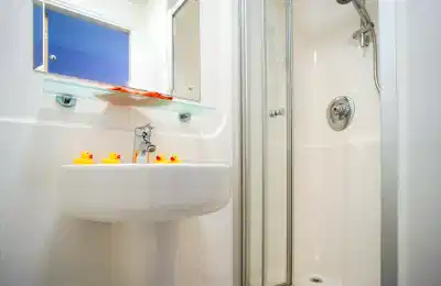 Amenities?w=400&h=260&fit=crop&q=40&auto=format&trim=auto