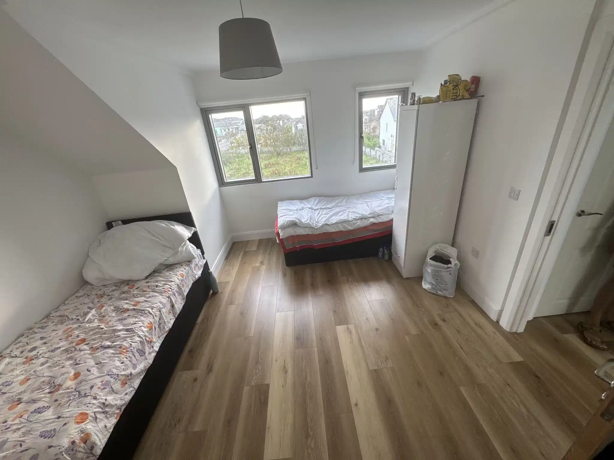 Room in a 7 Bedroom Apartment, 1 Linn Bheag, Rahoon Rd, Galway H91 236W - Galway, Ireland - 7 Bedroom 3 Bathroom Apartment - Bedroom