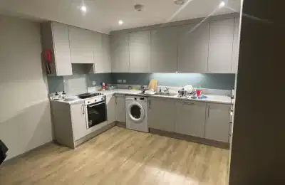 Room in a 2 Bedroom Apartment, 36 Ardhu, Roses Avenue, N Circular Rd, Kilrush, Limerick V94 58F5 - Limerick, Ireland - Kitchen