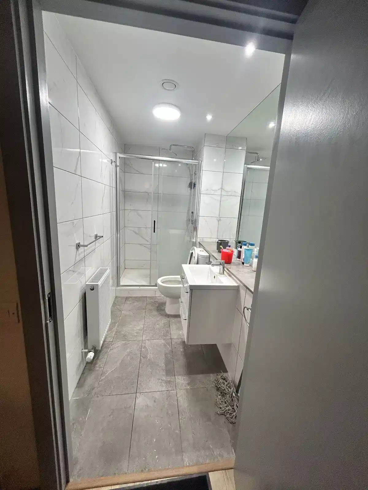 Common Area?w=400&h=260&fit=crop&q=40&auto=format&trim=auto