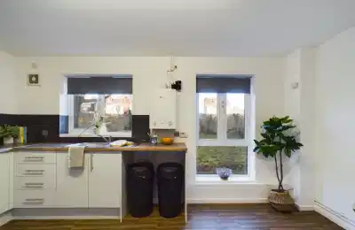 26 Brookside, Derby - Derby, England, United Kingdom - Kitchen