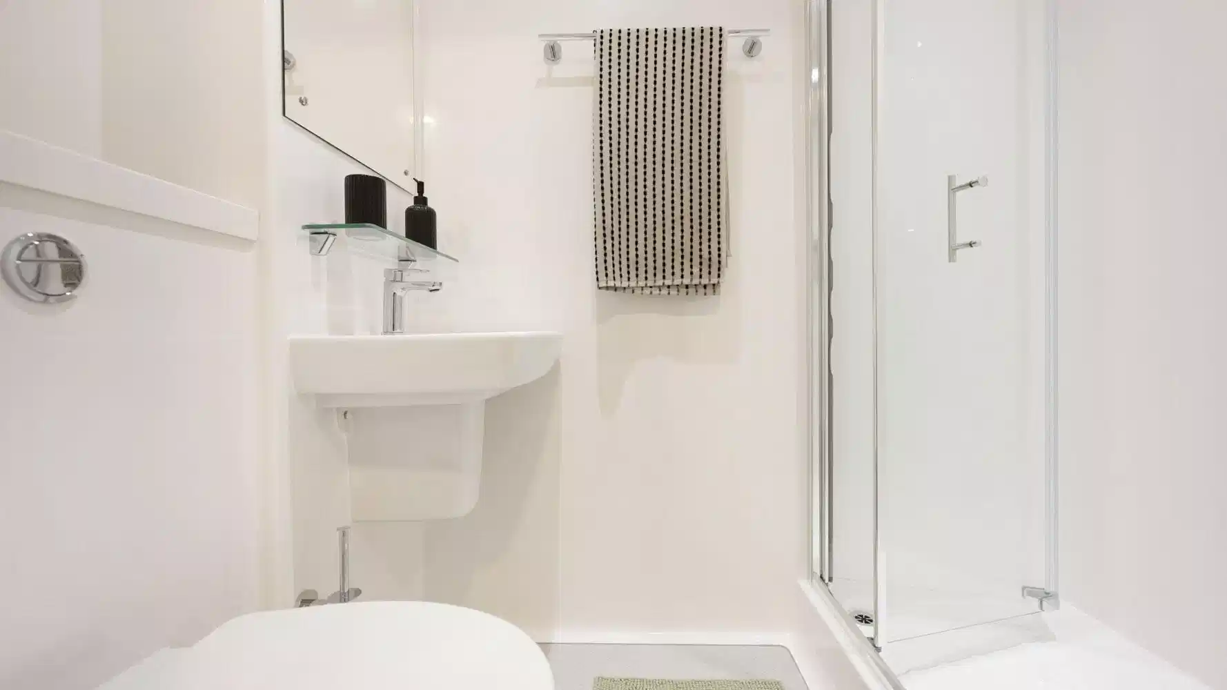 Amenities?w=400&h=260&fit=crop&q=40&auto=format&trim=auto