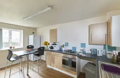 15 Brookside, Derby - Derby, England, United Kingdom - Kitchen