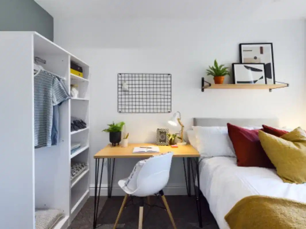 126 Uttoxeter New Road, Derby - Derby, England, United Kingdom - Amenities