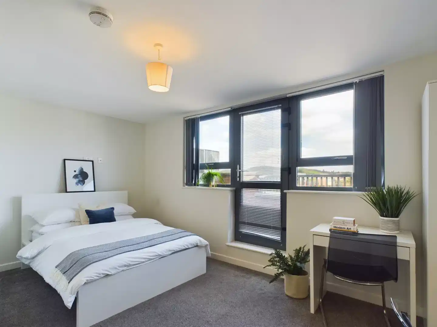 9 Bedroom House - Bedroom?w=400&h=260&fit=crop&q=40&auto=format&trim=auto